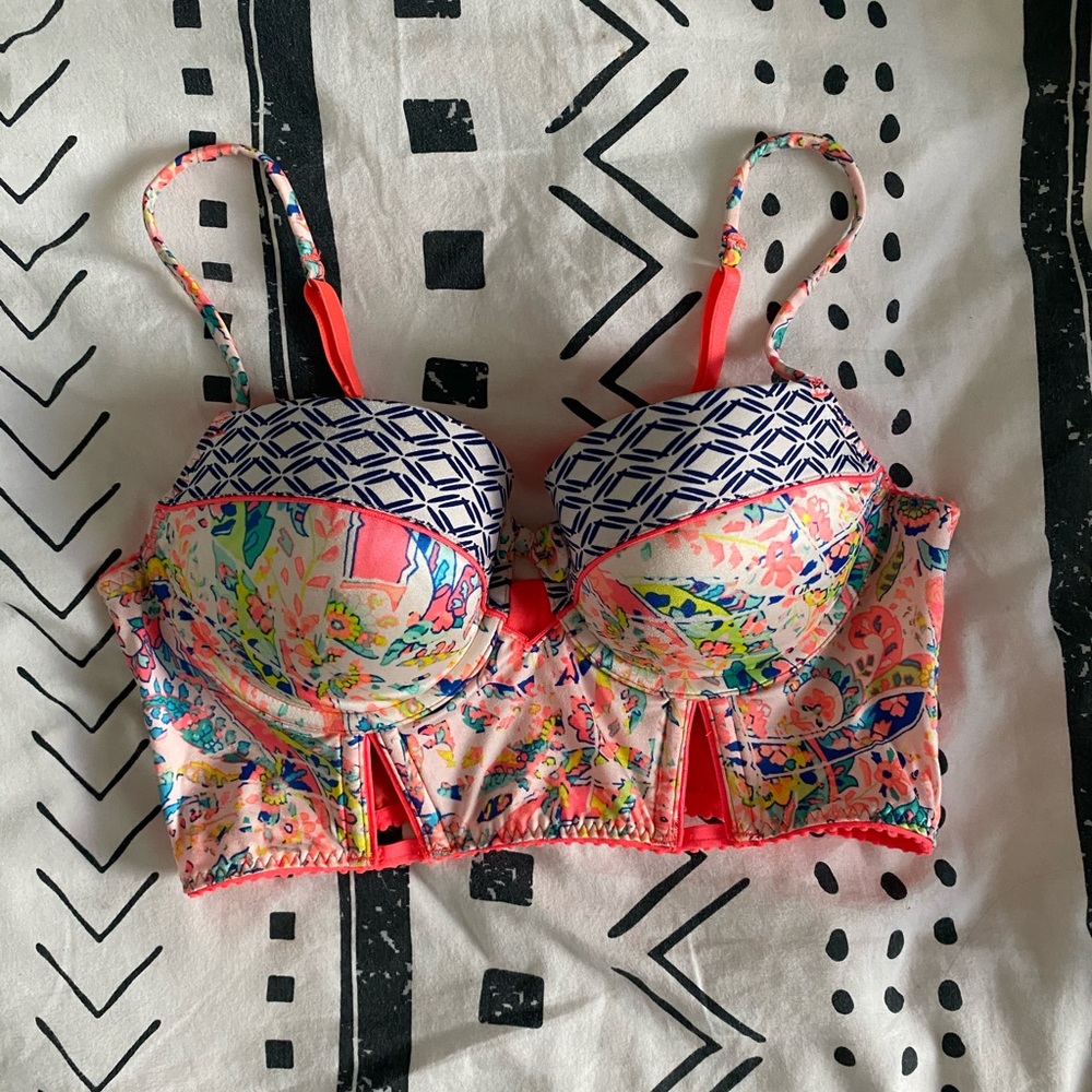 Cute patterned bustier bra